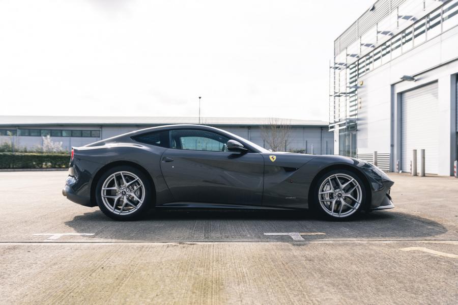  Ferrari F12berlinetta 2014 года  (UK) (фото 208 из 276)